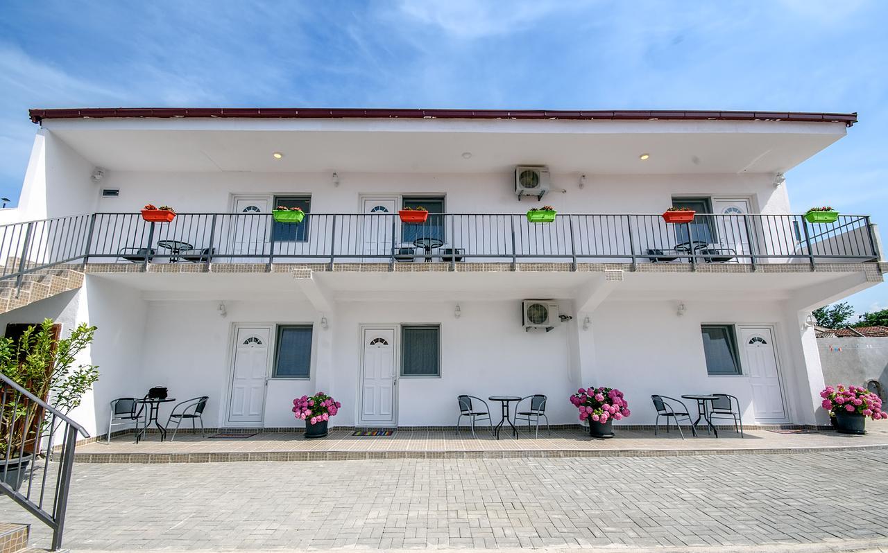 Bed & Breakfast Delikates Stojakovo Exterior photo