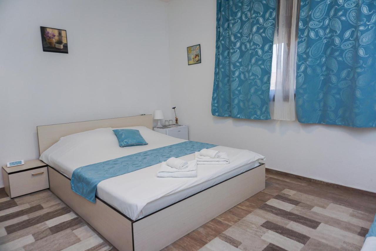 Bed & Breakfast Delikates Stojakovo Exterior photo